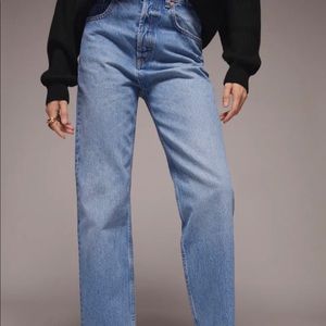 ZARA HI-RISE STRAIGHT LEG JEANS